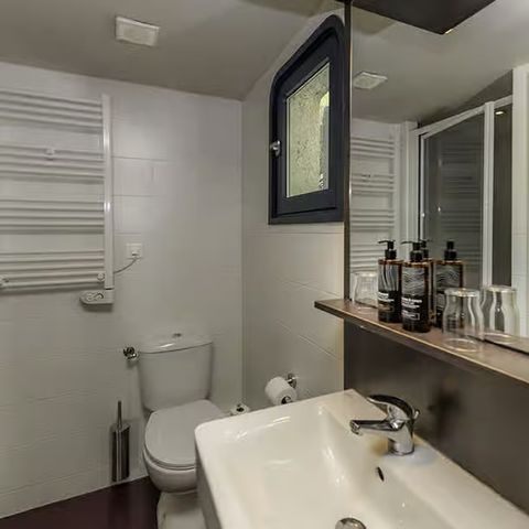 BUNGALOW 6 people - Classic Bung – 3 bedrooms, sleeps 6, terrace
