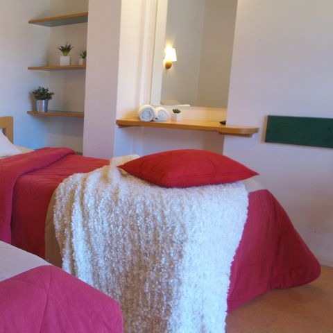 LANDHAUS 4 Personen - 2 Münzen