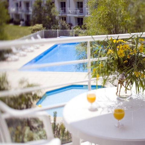 APARTEMENTO 6 personas - 2 habitaciones para 6 personas con vistas a la piscina