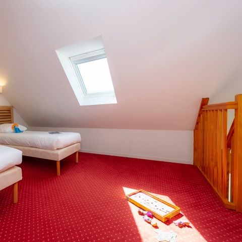 APPARTEMENT 6 personen - G/295_2 KAMERS CABINE 6 PERSONEN ZWEMBADZIJDE