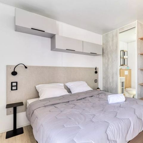 Slaapkamer 2 personen - Hotel Formula 2 Personen Airconditioning + TV