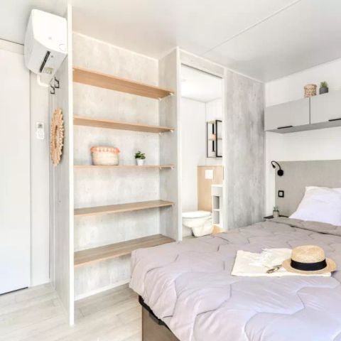 Stacaravan 6 personen - 3 kamers 6 personen Airconditioning + TV