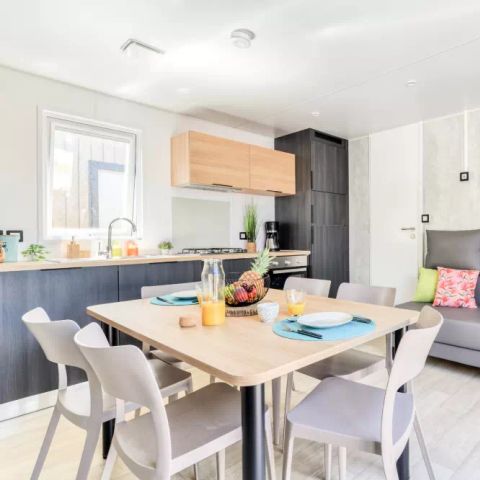 Stacaravan 6 personen - 3 kamers 6 personen Airconditioning + TV