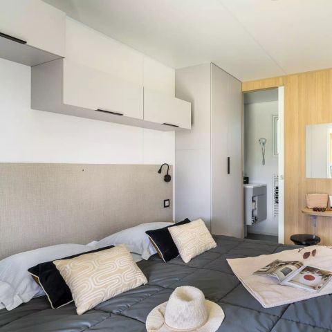 Mobilheim 4 personen - Premium Hütte 3 Zimmer 4 Personen Klimatisiert + TV