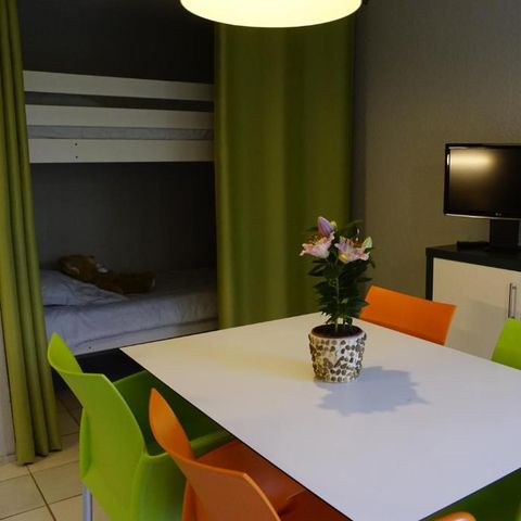 APARTMENT 4 people
