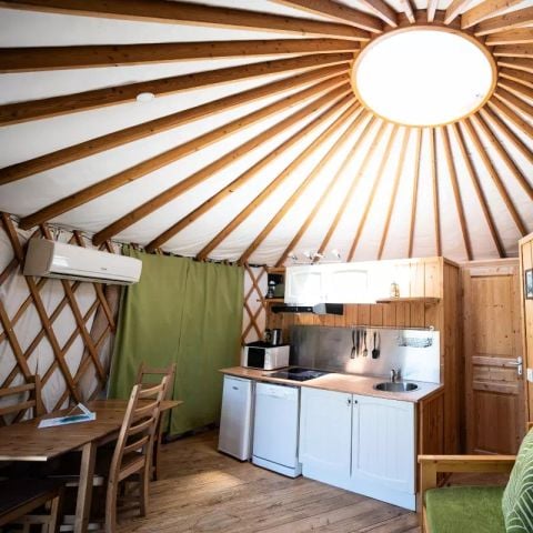 AUßERGEWÖHNLICHE UNTERKUNFT 4 Personen - Kleine Jurte 3 Zimmer 4 Personen (2 Erwachsene + 2 Kinder -12 Jahre) Klimatisiert