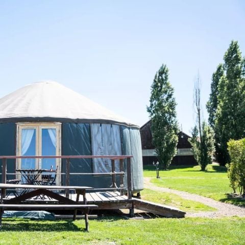 AUßERGEWÖHNLICHE UNTERKUNFT 4 Personen - Kleine Jurte 3 Zimmer 4 Personen (2 Erwachsene + 2 Kinder -12 Jahre) Klimatisiert + Jacuzzi