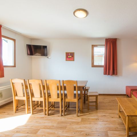 Piso 10 personas - 4 habitaciones para 10 personas