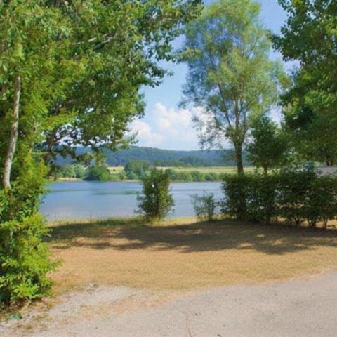 EMPLACEMENT - Emplacement nu Vue lac sans électricité