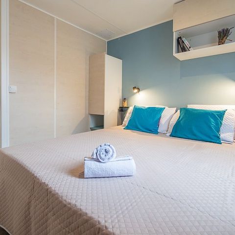 STACARAVAN 6 personen - Mobile-home | Comfort | 3 slaapkamers | 6 pers. | Verhoogd terras | 2 badkamers | TV