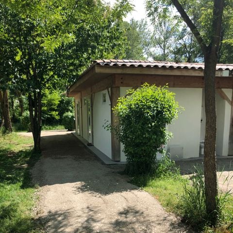 EMPLACEMENT - Emplacement M véhicule + électricité 6A -100m²