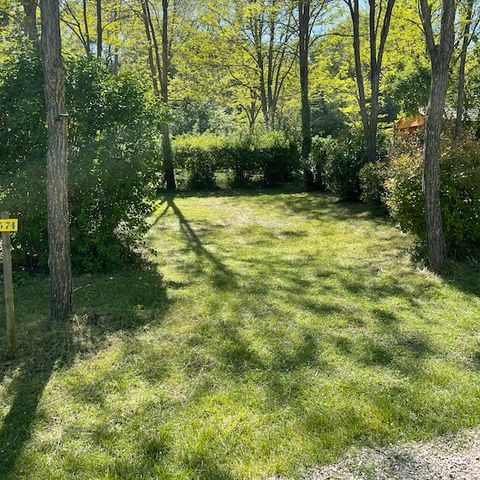 STAANPLAATS - 03 Standplaats L voertuig + elektriciteit 6A +100m