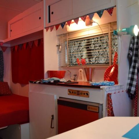 Wohnwagen 3 Personen - RETRO