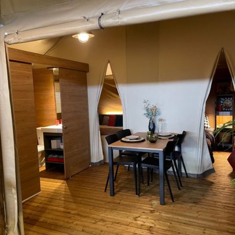 Tente en toile et en bois 5 personnes - Lodge EVASION - 2 chambres - avec sanitaires