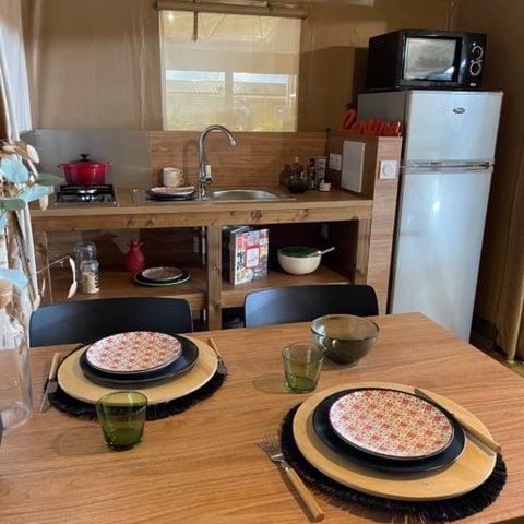 Tente en toile et en bois 5 personnes - Lodge EVASION - 2 chambres - avec sanitaires