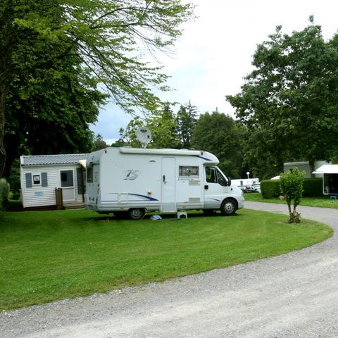 Kampeerplaats - 2 personen per nacht met een tent en geen voertuig