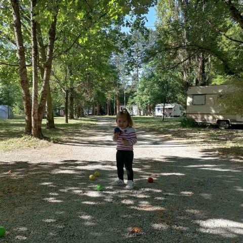 EMPLACEMENT - Nuitées en emplacement nu