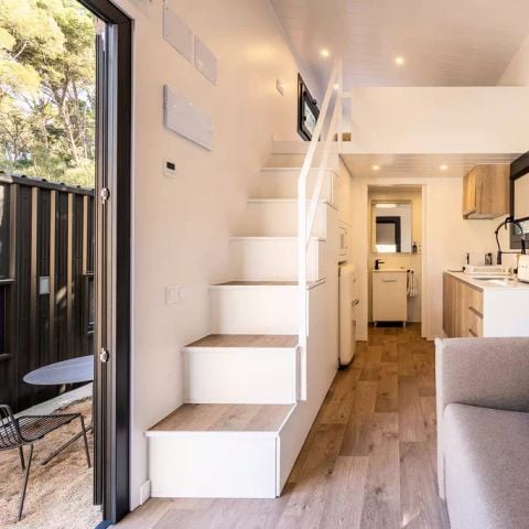 UNIEKE ACCOMMODATIE 2 personen - Duplex Tiny Home 2 personen Airconditioning + TV