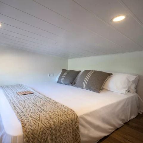 UNIEKE ACCOMMODATIE 2 personen - Duplex Tiny Home 2 personen Airconditioning + TV