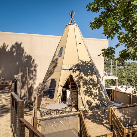 UNUSUAL ACCOMMODATION 4 people - Tipi Experience Lodge B&B