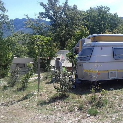 Kampeerplaats - Natuurlijke standplaats voor caravan, tent of camper