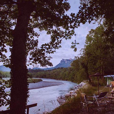Pitch - Exclusive tent pitch on the banks of the Drôme river
