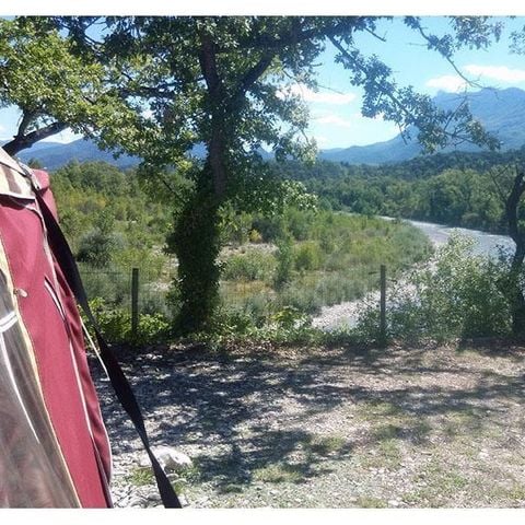 Pitch - Exclusive with river and mountain views for caravan - Tent or motorhome