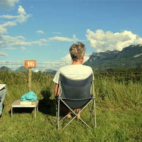 Piazzola - Esclusiva con vista sul fiume e sulle montagne per roulotte - Tenda o camper