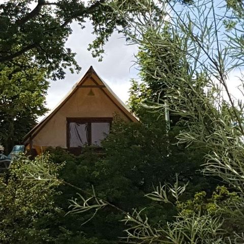 TIENDA DE LONA Y MADERA 6 personas - Cabaña de tramperos sobre el río con vistas a las montañas