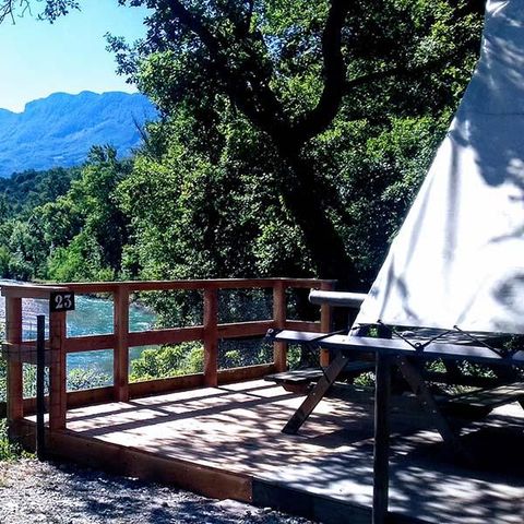 Safarizelt 6 personen - Trapperhütte über dem Fluss mit Blick auf die Berge