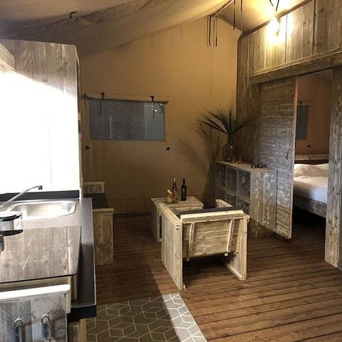 Tente en toile et en bois 6 personnes - Tente Luxury lodge nature avec vue rivière