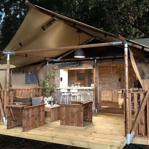 Tente en toile et en bois 6 personnes - Tente Luxury lodge nature avec vue rivière