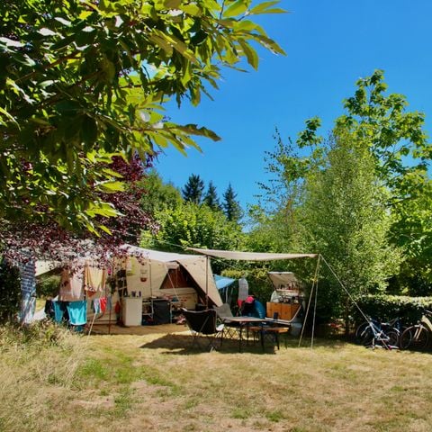 STAANPLAATS - caravan + auto + elektriciteit