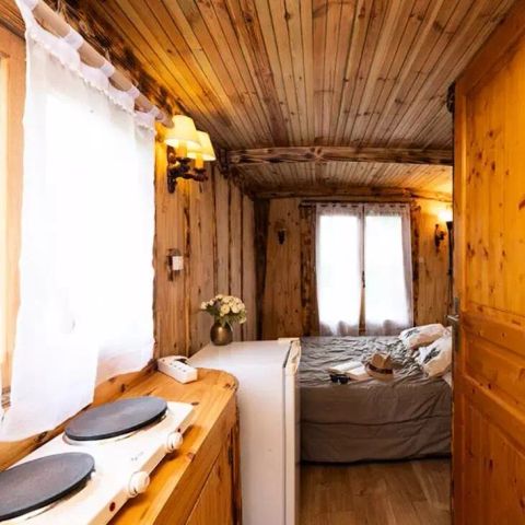 UNUSUAL ACCOMMODATION 2 people - Roulotte Baudelaire 1 Room 2 People