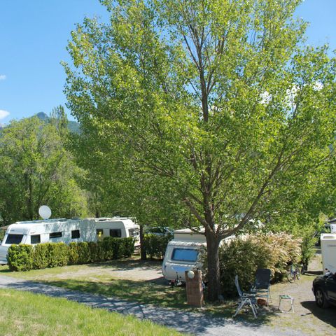 Stellplatz - Stellplatz Confort XL 120m² + Strom 10A