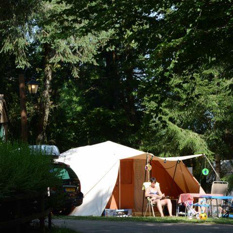 Kampeerplaats - Comfort standplaats 80m² - 10A