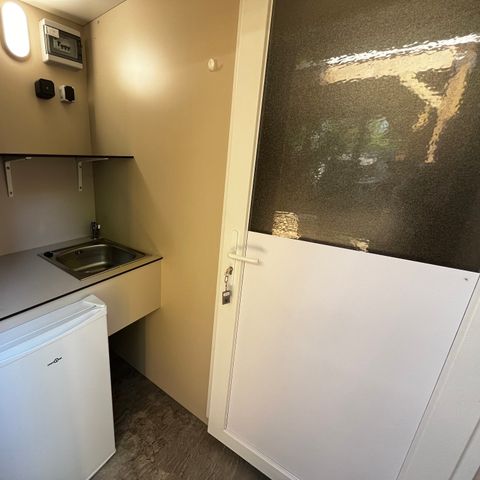 Stellplatz - Stellplatz Luxe Plus - Individuelle Sanitäranlagen + Terrasse