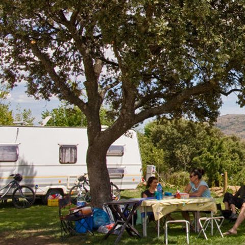 STAANPLAATS - Huis van 100 meter