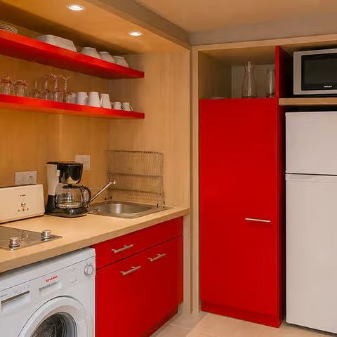 BUNGALOW 4 people - Classic Bung Duplex: 2 bedrooms, sleeps 4, terrace, air conditioning