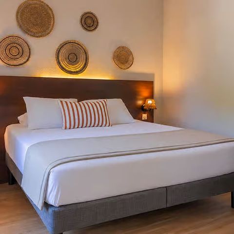 BUNGALOW 5 people - Premium Bung – 2 bedrooms, sleeps 5, terrace, air conditioning