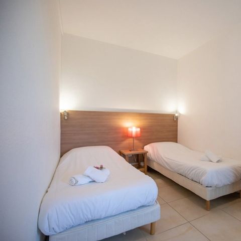 Piso 8 personas - " Balcón 4 habitaciones