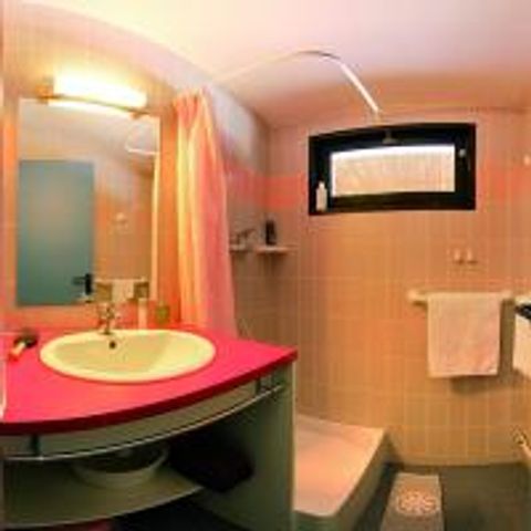 APPARTEMENT 2 personnes - "Lits gigognes" 1 pièce