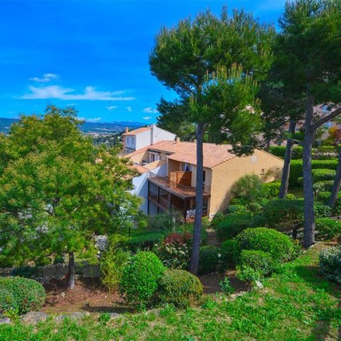 VVF Villages Saint-Cyr-sur-Mer - Camping Var - Image N°2