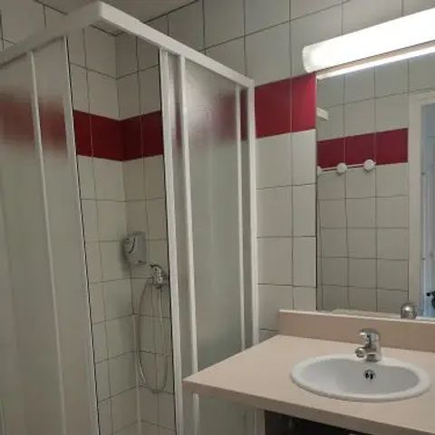 BEDROOM 2 people - 12m² room, 1 room (no kitchen) – Cot not available