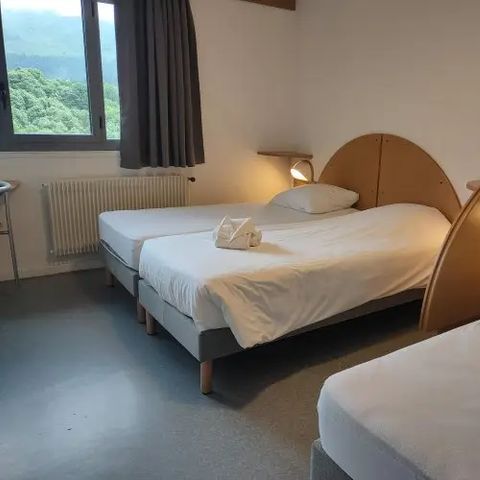 Hotelkamer 6 personen - Kamer van 32 m², 2 kamers, 2 doucheruimtes (zonder keuken)