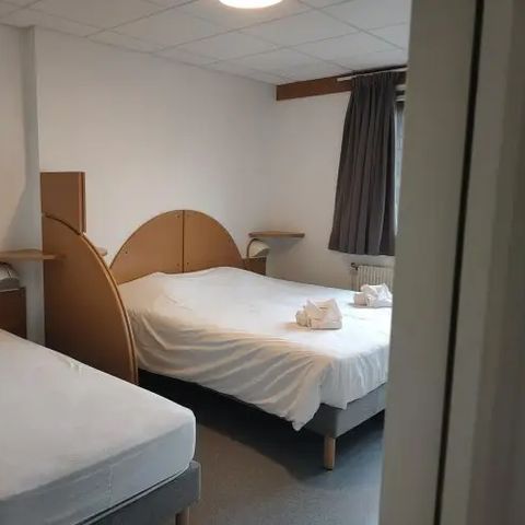 Zimmer 6 Personen - Zimmer 32 m², 2 Zimmer, 2 Duschbäder (ohne Küche)