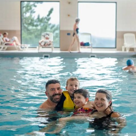 VVF Les Liorans Les Monts du Canal - Camping Cantal - Afbeelding N°2