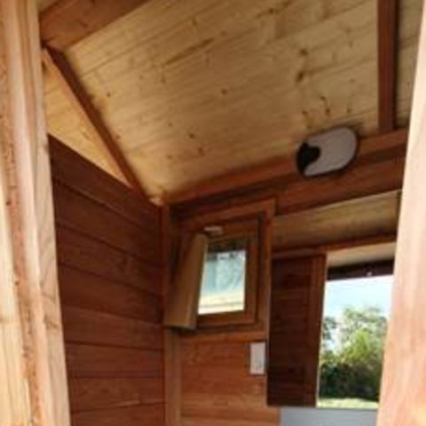 PARCELA - Parcela de acampada libre con instalaciones sanitarias privadas + cocina