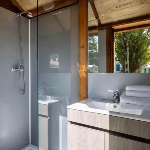 PARCELA - Parcela de acampada libre con instalaciones sanitarias privadas + cocina