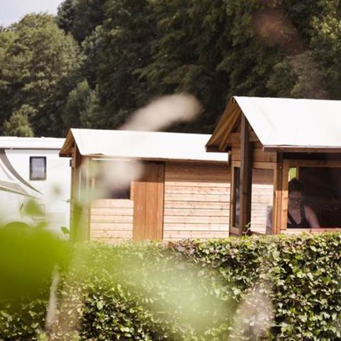 Stellplatz - Freecamp-Stellplatz mit eigener Sanitäranlage + Küche